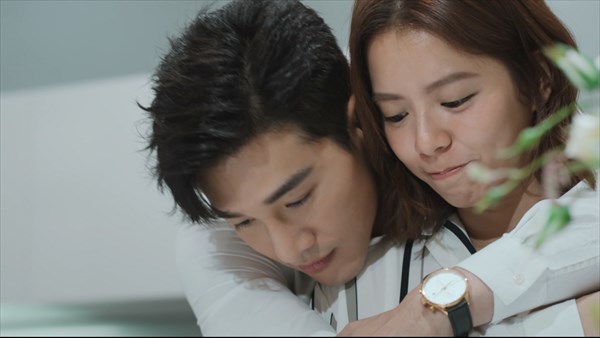 「ロマンスは連載中」場面写真１