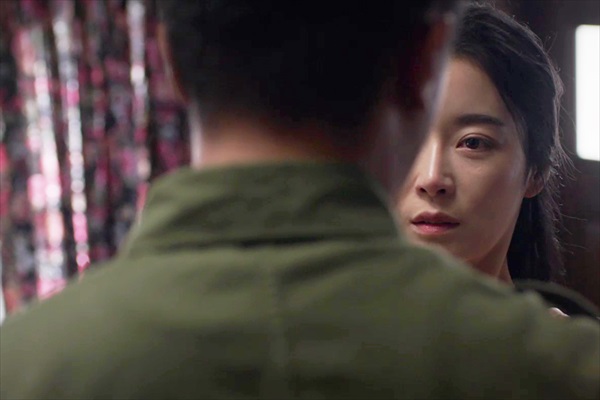 『愛に奉仕せよ』場面写真２