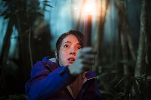 『紅い服の少女　第一章 神隠し』ポスター