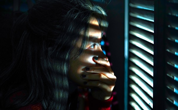 「暗い隙間」場面写真