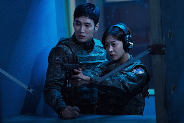 「軍検事ドーベルマン」場面写真