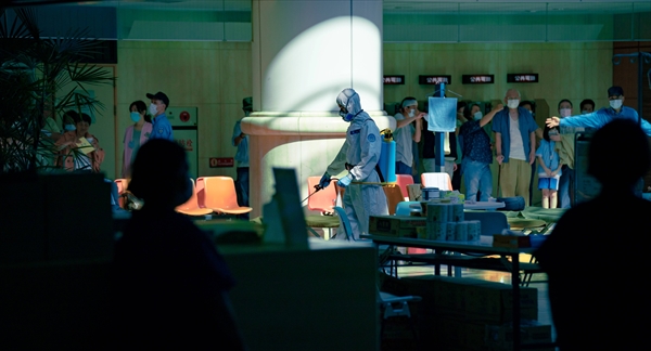 『疫起』場面写真２