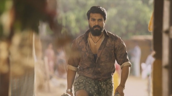 歩くラーム・チャラン