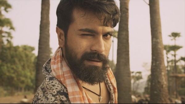 ウィンクするラーム・チャラン２