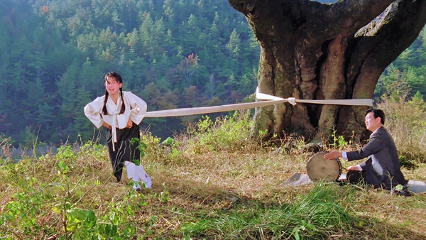 『フィモリ 名唱イムレの沈清歌』場面写真