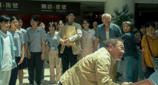 『疫起』場面写真２