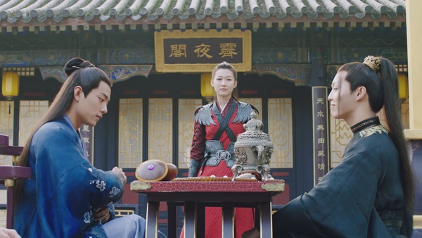 「華麗なる皇帝陛下」場面写真１