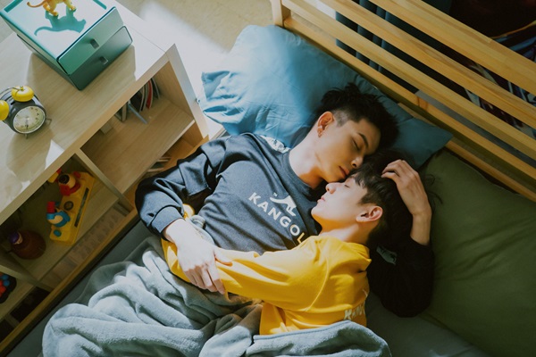 「Stay By My Side」場面写真２