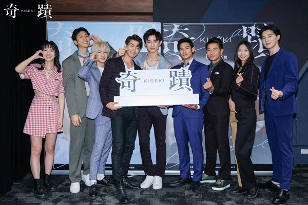 「奇蹟」プレミア上映記者会見の様子１