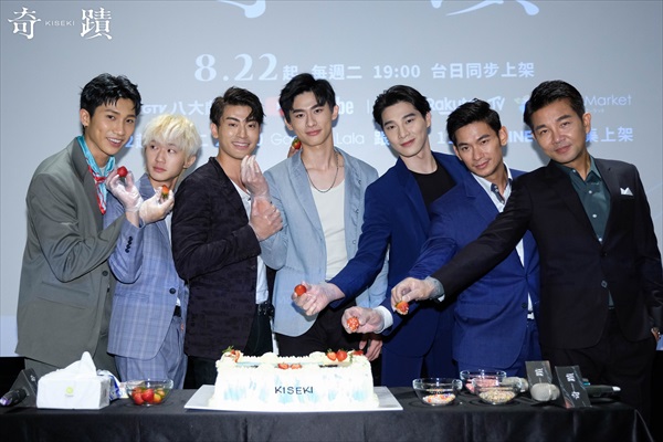 「奇蹟」プレミア上映記者会見の様子３