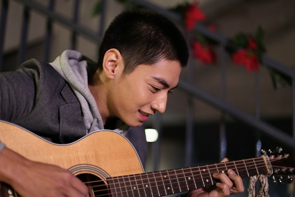 「HIStory　離れて、離さないで」エディソン・ソン