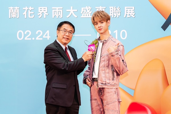 ホン・ウェイジョーと台南市長