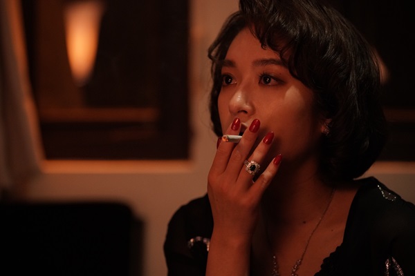 『オールドフォックス』タバコを吸う門脇麦