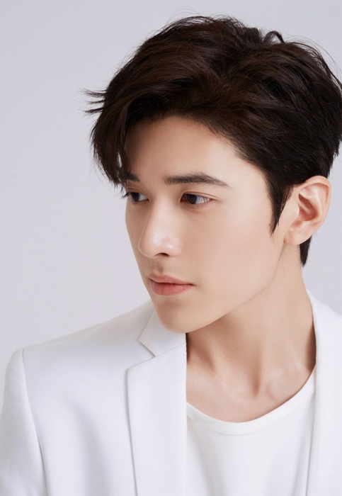 ワン・ズーハオの横顔