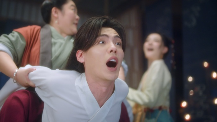 驚きの表情のビー・ウェンジュン