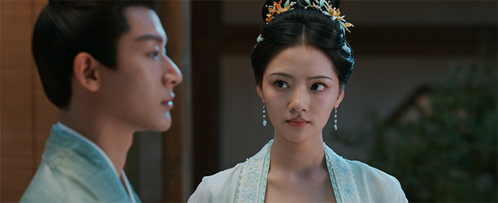 「安寧録」ジャン・ワンイーをみつめるレン・ミン