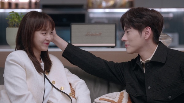 「この結婚は社内秘で」30話の場面写真