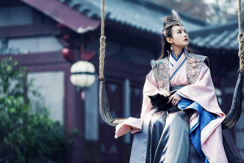 「晩媚と影」場面写真2